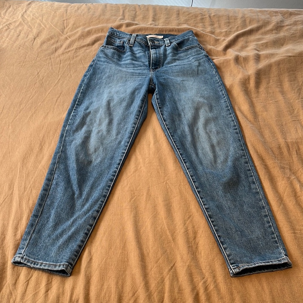Blue high waisted Levi’s mom jeans